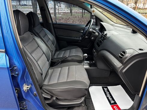 Chevrolet Aveo 2008 синий - фото 17