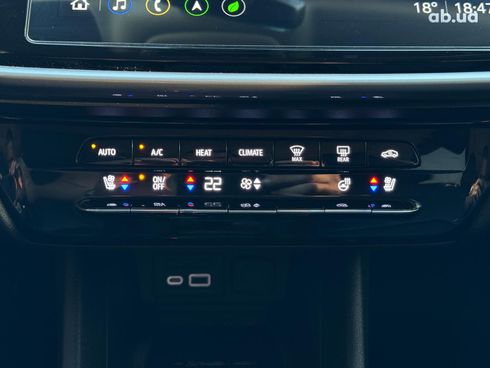 Chevrolet Bolt 2022 синий - фото 38