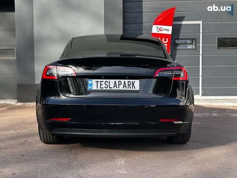 Tesla Model 3 2022 - фото 9