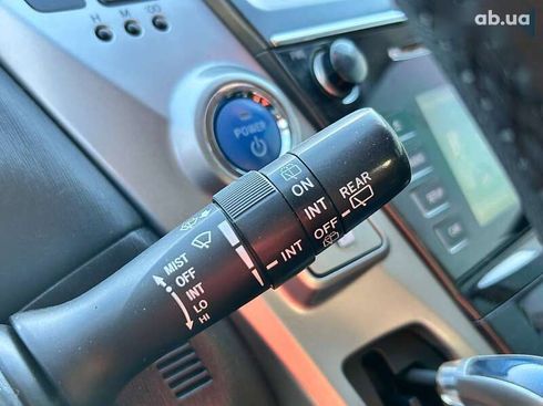 Toyota Prius V 2015 - фото 22