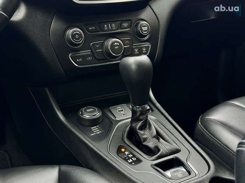 Jeep Cherokee 2018 - фото 28