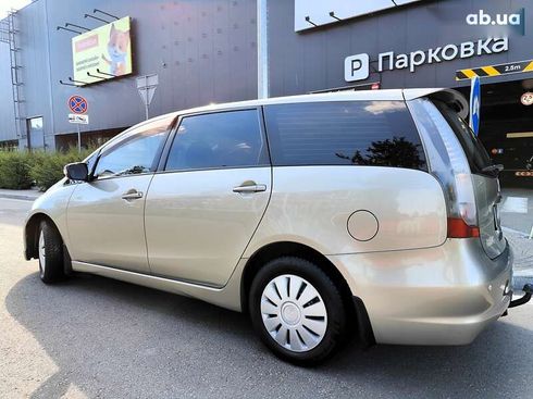 Mitsubishi Grandis 2007 - фото 11