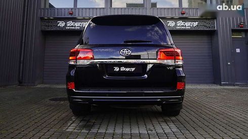Toyota Land Cruiser 2017 - фото 17