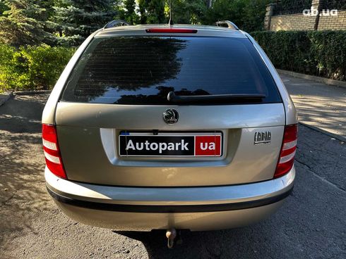 Skoda Fabia 2005 бежевый - фото 6