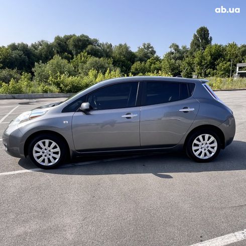 Nissan Leaf 2015 серебристый - фото 4