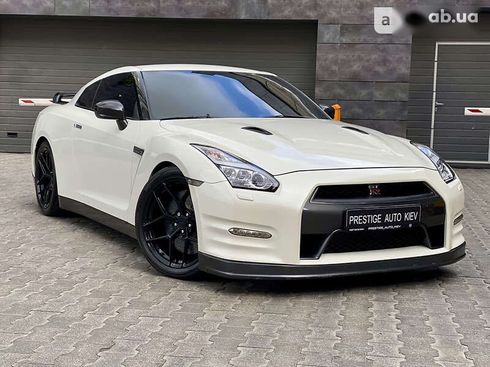 Nissan GT-R 2013 - фото 2