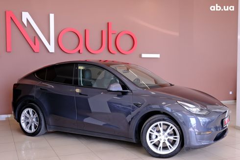 Tesla Model Y 2022 серый - фото 3