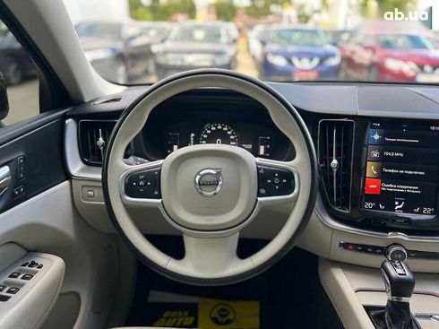 Volvo XC60 2018 - фото 8
