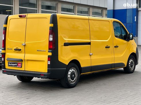 Renault Trafic 2017 желтый - фото 5