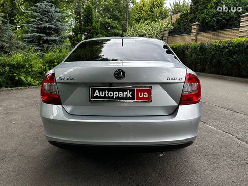 Skoda Rapid 2015 серый - фото 6