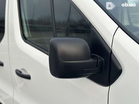 Opel Vivaro 2017 - фото 27