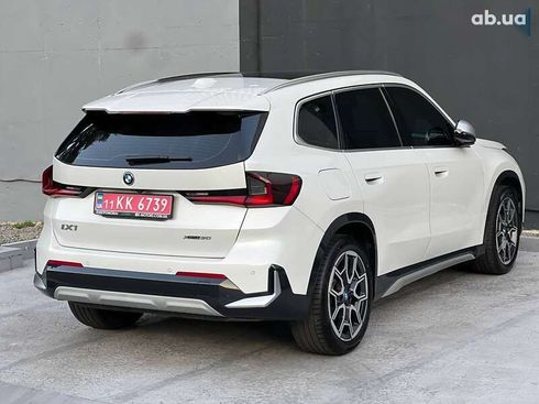 BMW iX1 2023 - фото 4
