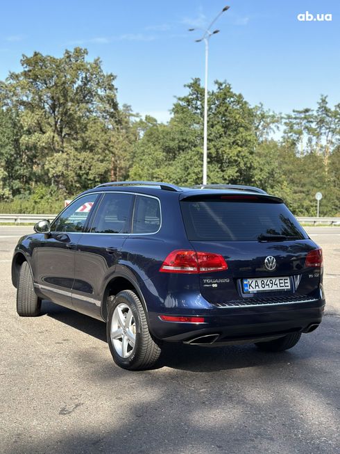 Volkswagen Touareg 2012 серый - фото 18