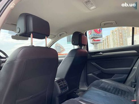 Volkswagen Passat 2018 - фото 20