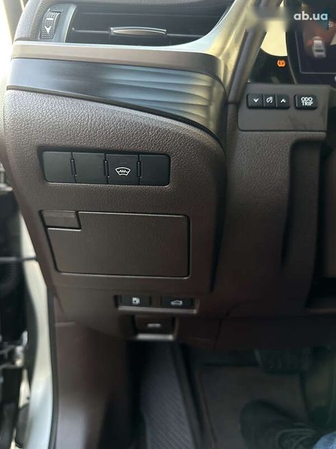 Lexus ES 2021 - фото 23