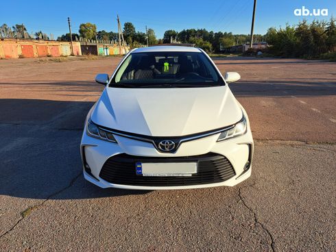 Toyota Corolla 2020 белый - фото 4