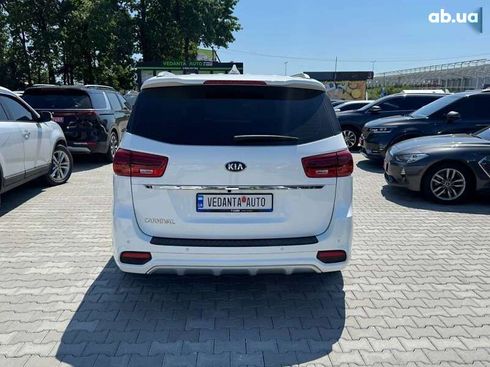 Kia Carnival 2019 - фото 6