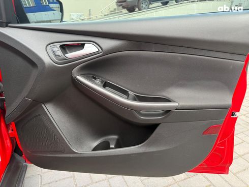 Ford Focus 2016 красный - фото 16