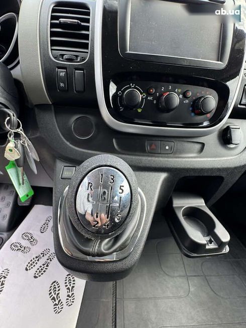 Renault Trafic 2018 - фото 21