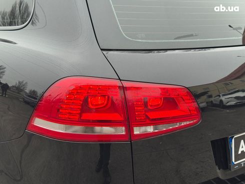 Volkswagen Touareg 2012 черный - фото 11