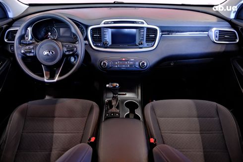 Kia Sorento 2018 серый - фото 7