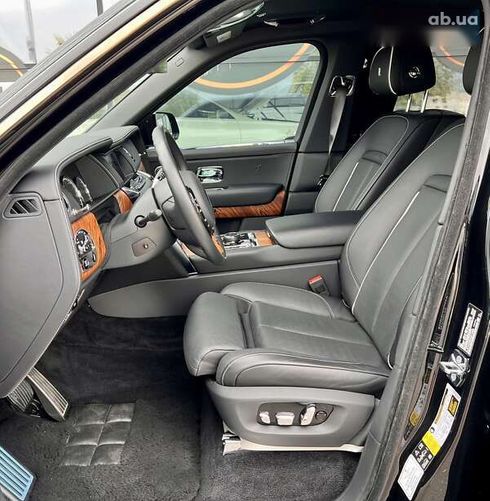 Rolls-Royce Cullinan 2022 - фото 29