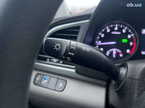 Hyundai Elantra 2018 - фото 18