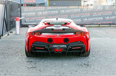 Ferrari SF90 Stradale 2022 - фото 10