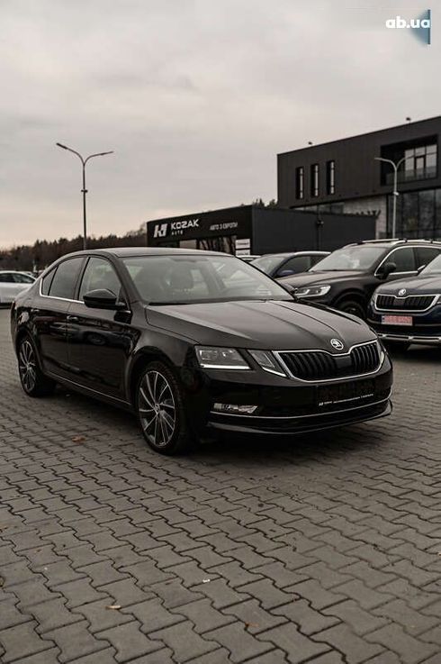 Skoda Octavia 2018 - фото 11