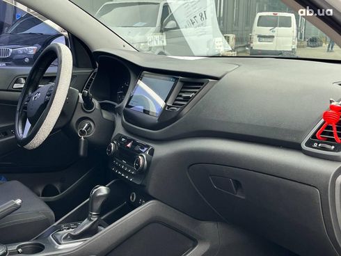 Hyundai Tucson 2016 белый - фото 21