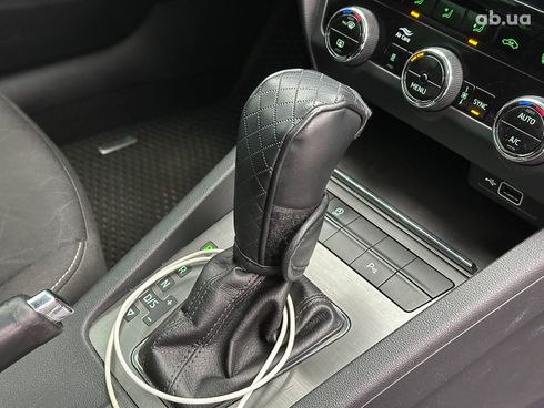 Skoda Octavia 2018 серый - фото 21