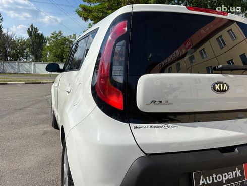 Kia Soul 2015 белый - фото 13