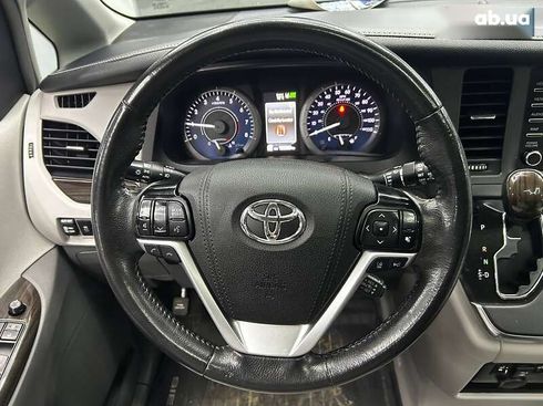 Toyota Sienna 2018 - фото 17