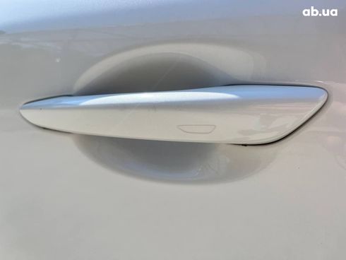 Mazda 3 2019 белый - фото 24