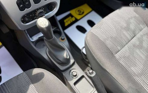 Dacia Sandero 2010 - фото 14