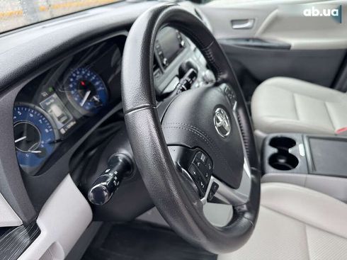 Toyota Sienna 2019 - фото 14