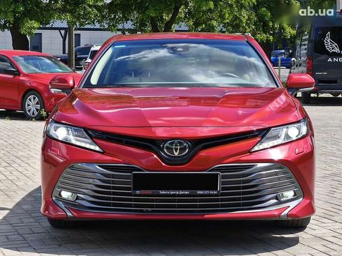 Toyota Camry 2018 - фото 3