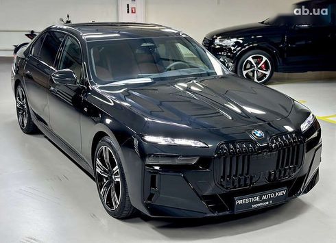 BMW 7 серия 2023 - фото 9