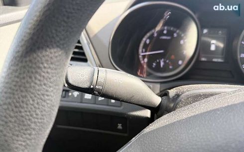Hyundai Santa Fe 2017 - фото 16