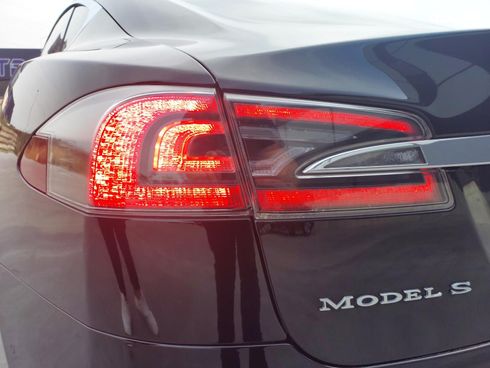 Tesla Model S 2015 черный - фото 36