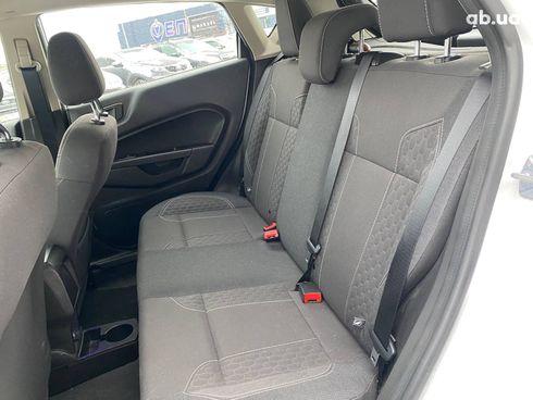 Ford Fiesta 2019 белый - фото 14