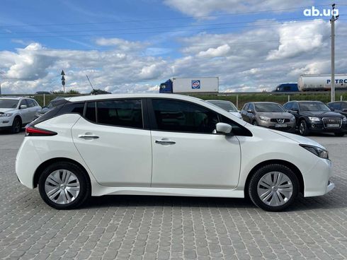 Nissan Leaf 2021 белый - фото 5