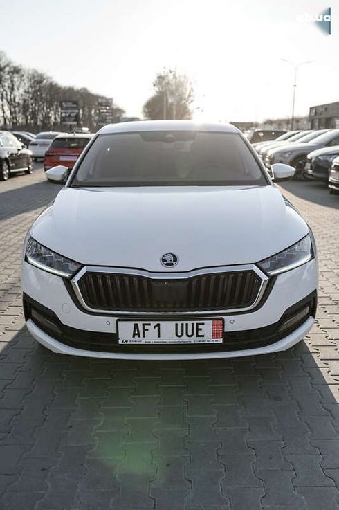 Skoda Octavia 2021 - фото 17