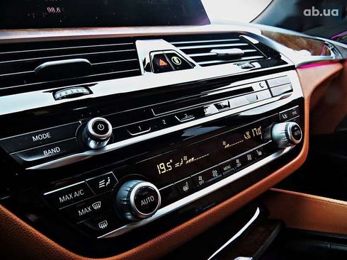 BMW 5 серия 2018 - фото 19