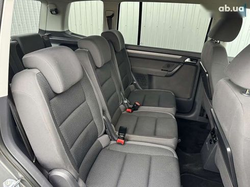 Volkswagen Touran 2011 - фото 30