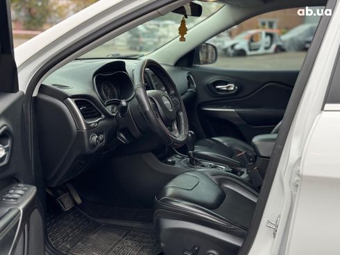 Jeep Cherokee 2018 белый - фото 17