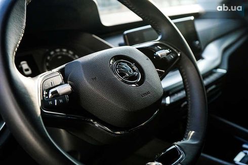 Skoda Octavia 2021 - фото 17