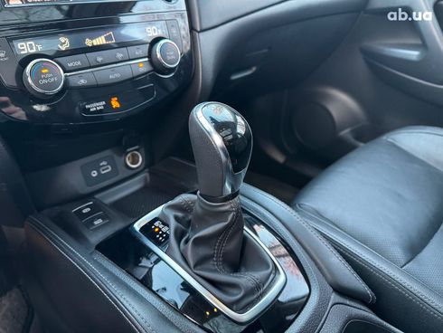 Nissan Rogue 2018 белый - фото 28