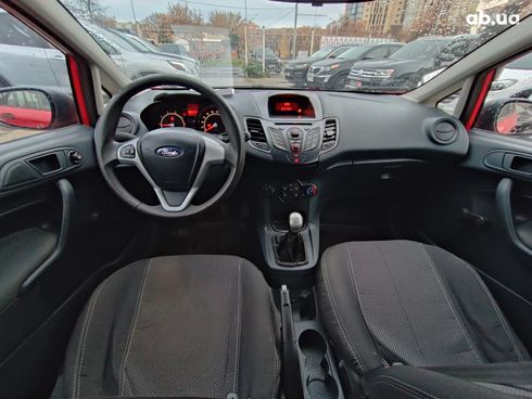 Ford Fiesta 2012 красный - фото 24
