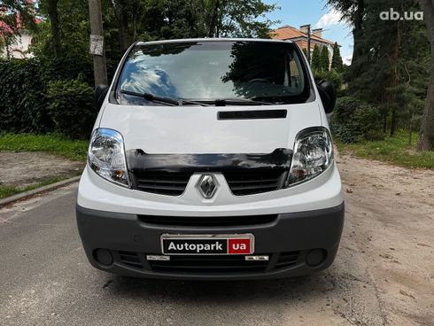 Renault Trafic 2010 белый - фото 2
